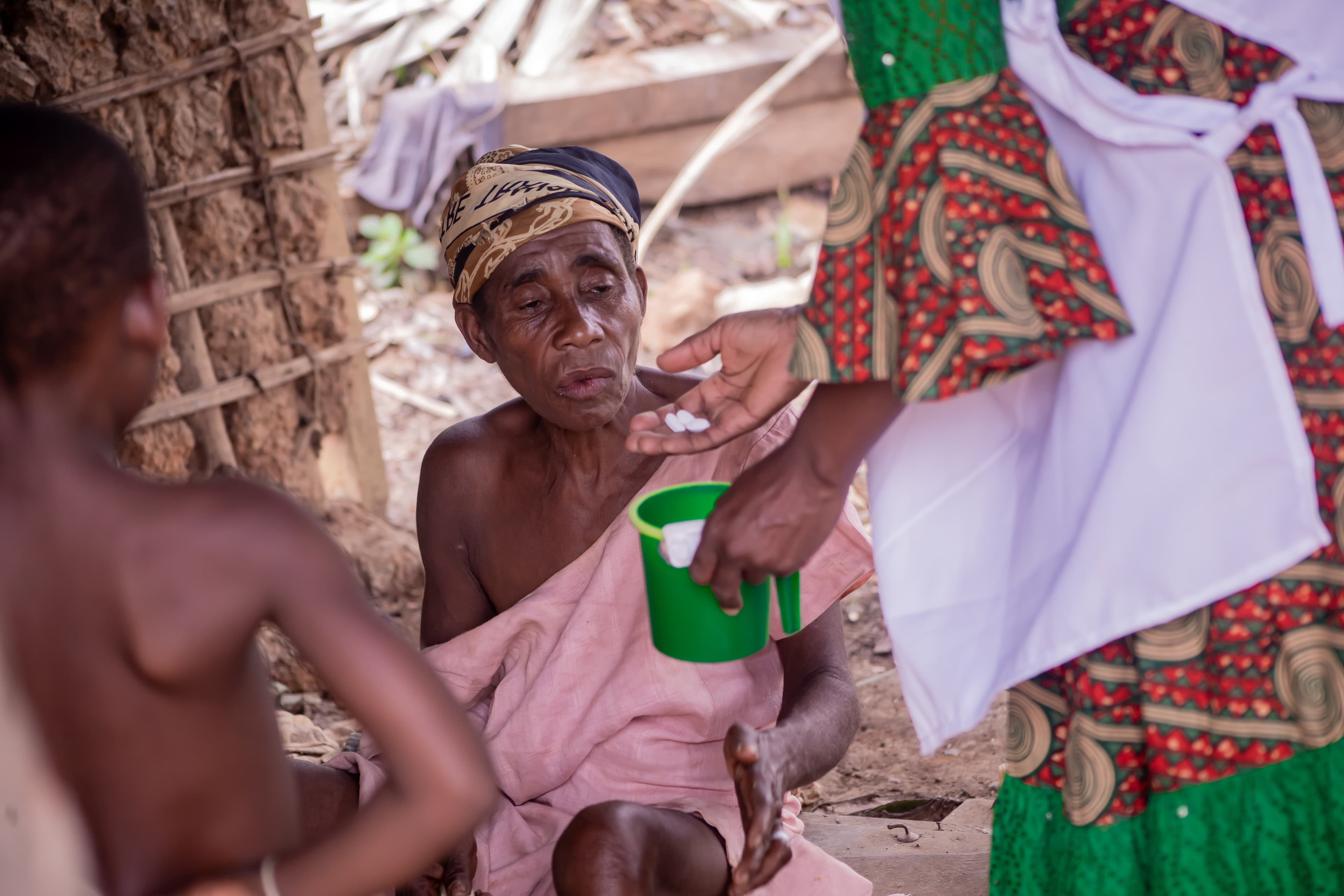 Grâce à votre soutien, nous atteignons les exclus du Cameroun, tout en favorisant leur accès aux services de santé.
